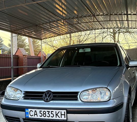 Сірий Фольксваген Гольф, об'ємом двигуна 1.6 л та пробігом 270 тис. км за 4000 $, фото 1 на Automoto.ua