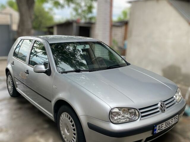 Серый Фольксваген Гольф, объемом двигателя 1.6 л и пробегом 265 тыс. км за 4200 $, фото 1 на Automoto.ua