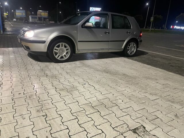 Серый Фольксваген Гольф, объемом двигателя 1.9 л и пробегом 300 тыс. км за 1700 $, фото 1 на Automoto.ua