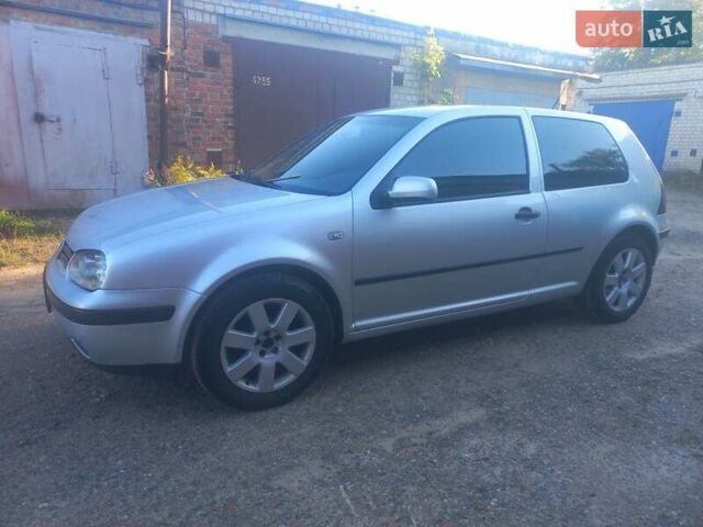 Серый Фольксваген Гольф, объемом двигателя 1.4 л и пробегом 258 тыс. км за 3800 $, фото 1 на Automoto.ua