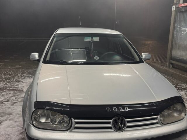 Серый Фольксваген Гольф, объемом двигателя 1.6 л и пробегом 180 тыс. км за 4000 $, фото 1 на Automoto.ua