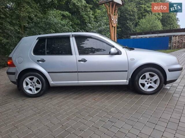 Серый Фольксваген Гольф, объемом двигателя 1.6 л и пробегом 300 тыс. км за 4500 $, фото 1 на Automoto.ua