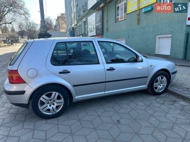 Серый Фольксваген Гольф, объемом двигателя 1.6 л и пробегом 223 тыс. км за 4999 $, фото 1 на Automoto.ua