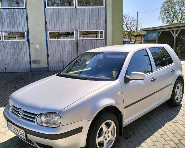 Серый Фольксваген Гольф, объемом двигателя 1.6 л и пробегом 200 тыс. км за 4300 $, фото 1 на Automoto.ua