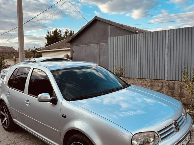 Серый Фольксваген Гольф, объемом двигателя 1.6 л и пробегом 300 тыс. км за 3900 $, фото 1 на Automoto.ua