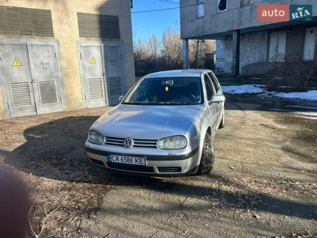 Серый Фольксваген Гольф, объемом двигателя 1.39 л и пробегом 300 тыс. км за 3700 $, фото 1 на Automoto.ua