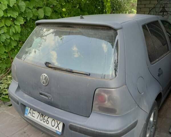 Серый Фольксваген Гольф, объемом двигателя 1.4 л и пробегом 200 тыс. км за 4200 $, фото 1 на Automoto.ua