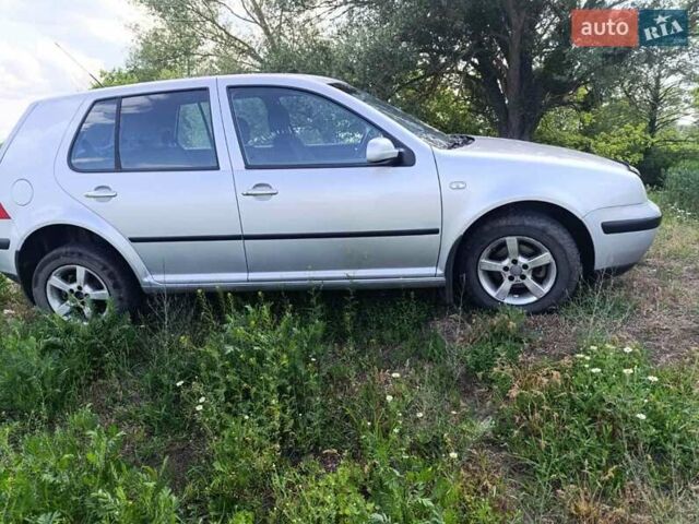 Серый Фольксваген Гольф, объемом двигателя 1.6 л и пробегом 232 тыс. км за 4700 $, фото 1 на Automoto.ua