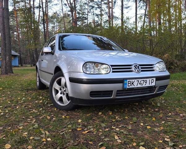 Серый Фольксваген Гольф, объемом двигателя 1.6 л и пробегом 143 тыс. км за 4450 $, фото 1 на Automoto.ua