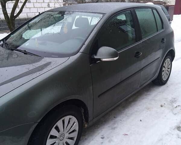 Серый Фольксваген Гольф, объемом двигателя 1.39 л и пробегом 234 тыс. км за 4200 $, фото 1 на Automoto.ua