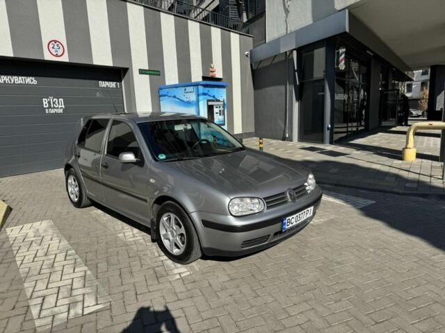 Сірий Фольксваген Гольф, об'ємом двигуна 1.6 л та пробігом 200 тис. км за 4400 $, фото 1 на Automoto.ua