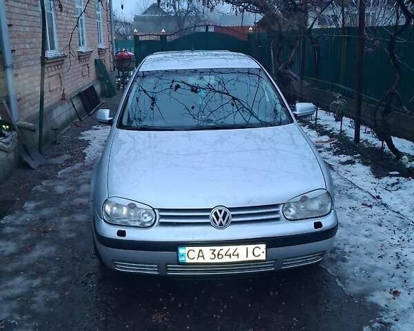 Серый Фольксваген Гольф, объемом двигателя 1.4 л и пробегом 280 тыс. км за 3500 $, фото 1 на Automoto.ua