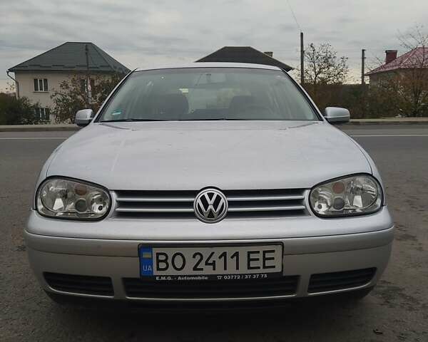 Серый Фольксваген Гольф, объемом двигателя 1.39 л и пробегом 220 тыс. км за 3600 $, фото 1 на Automoto.ua