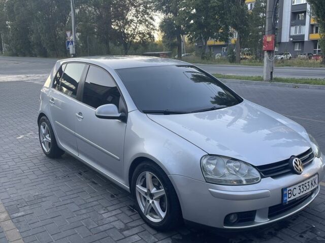 Серый Фольксваген Гольф, объемом двигателя 2 л и пробегом 290 тыс. км за 5200 $, фото 1 на Automoto.ua