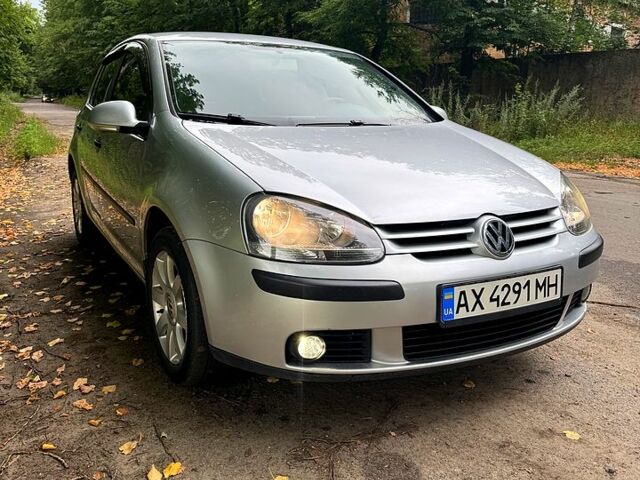 Серый Фольксваген Гольф, объемом двигателя 1.6 л и пробегом 221 тыс. км за 5200 $, фото 1 на Automoto.ua