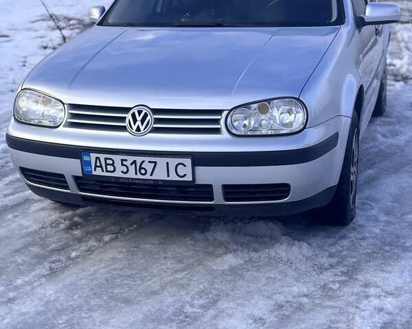 Серый Фольксваген Гольф, объемом двигателя 1.39 л и пробегом 250 тыс. км за 4800 $, фото 1 на Automoto.ua