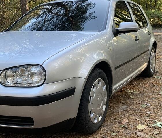 Серый Фольксваген Гольф, объемом двигателя 1.4 л и пробегом 240 тыс. км за 5000 $, фото 1 на Automoto.ua