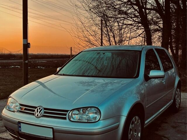 Сірий Фольксваген Гольф, об'ємом двигуна 1.4 л та пробігом 263 тис. км за 4500 $, фото 1 на Automoto.ua