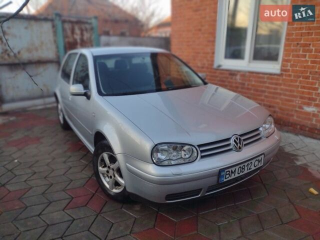 Серый Фольксваген Гольф, объемом двигателя 1.39 л и пробегом 200 тыс. км за 3950 $, фото 1 на Automoto.ua