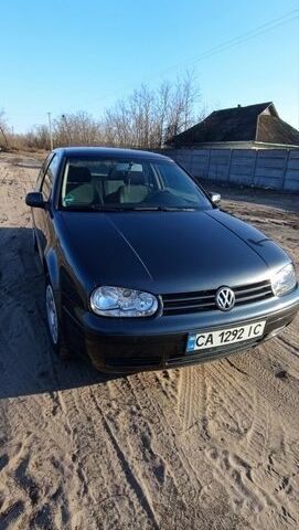 Серый Фольксваген Гольф, объемом двигателя 1.39 л и пробегом 247 тыс. км за 3700 $, фото 1 на Automoto.ua