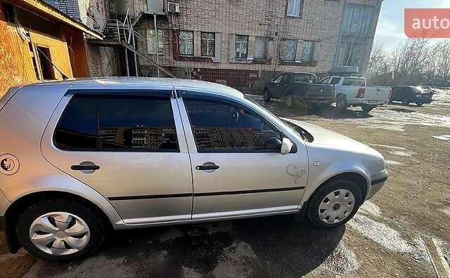 Серый Фольксваген Гольф, объемом двигателя 1.4 л и пробегом 270 тыс. км за 3900 $, фото 1 на Automoto.ua