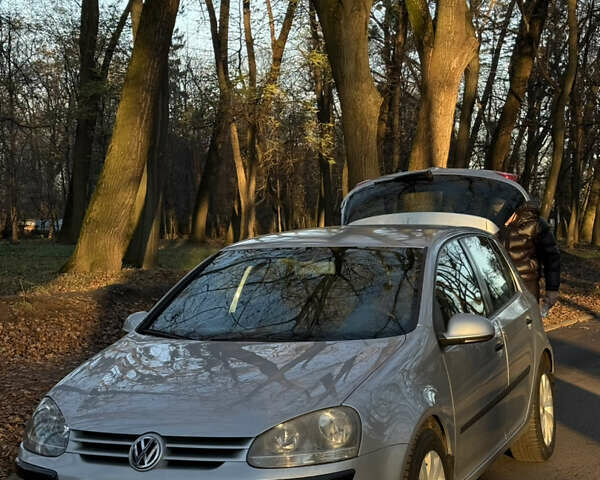 Сірий Фольксваген Гольф, об'ємом двигуна 1.39 л та пробігом 287 тис. км за 4800 $, фото 1 на Automoto.ua