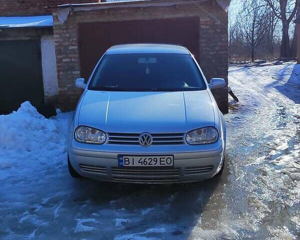 Сірий Фольксваген Гольф, об'ємом двигуна 1.39 л та пробігом 237 тис. км за 4700 $, фото 1 на Automoto.ua