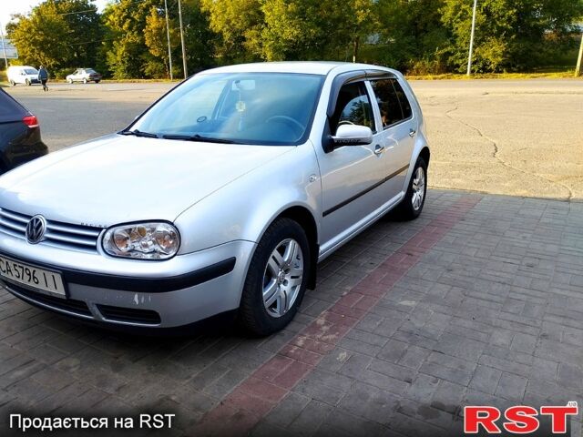 Серый Фольксваген Гольф, объемом двигателя 1.6 л и пробегом 303 тыс. км за 4300 $, фото 1 на Automoto.ua