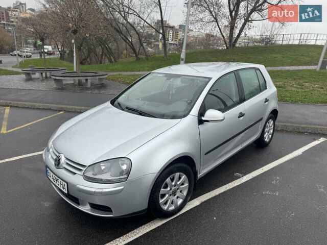 Серый Фольксваген Гольф, объемом двигателя 1.6 л и пробегом 260 тыс. км за 4200 $, фото 1 на Automoto.ua