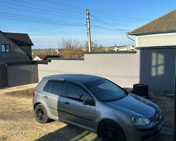 Серый Фольксваген Гольф, объемом двигателя 1.39 л и пробегом 238 тыс. км за 5661 $, фото 1 на Automoto.ua