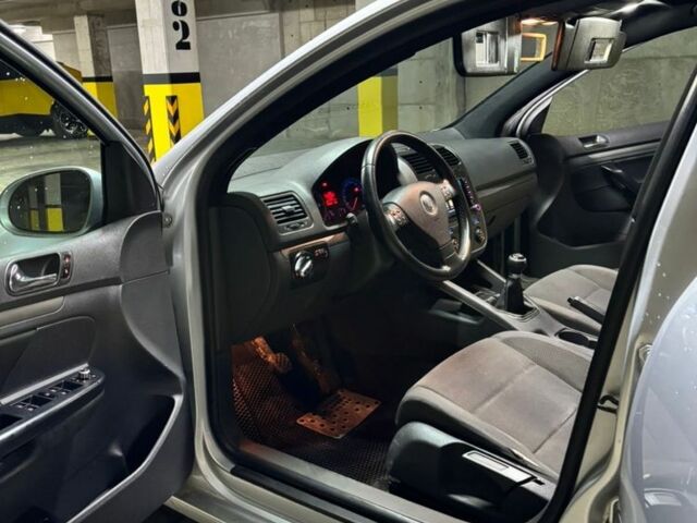 Сірий Фольксваген Гольф, об'ємом двигуна 2 л та пробігом 334 тис. км за 4500 $, фото 1 на Automoto.ua