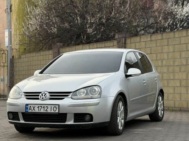 Серый Фольксваген Гольф, объемом двигателя 1.6 л и пробегом 276 тыс. км за 5399 $, фото 1 на Automoto.ua