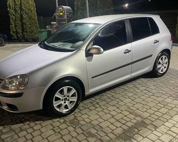 Серый Фольксваген Гольф, объемом двигателя 1.6 л и пробегом 235 тыс. км за 4600 $, фото 1 на Automoto.ua