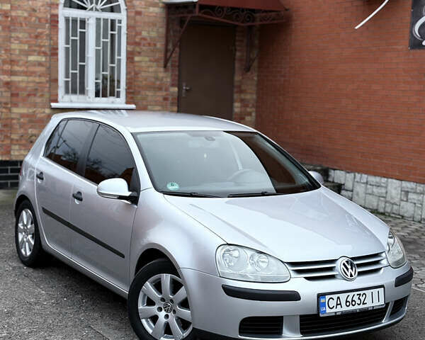 Серый Фольксваген Гольф, объемом двигателя 1.4 л и пробегом 225 тыс. км за 4950 $, фото 1 на Automoto.ua