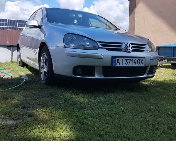 Серый Фольксваген Гольф, объемом двигателя 1.6 л и пробегом 255 тыс. км за 5100 $, фото 1 на Automoto.ua