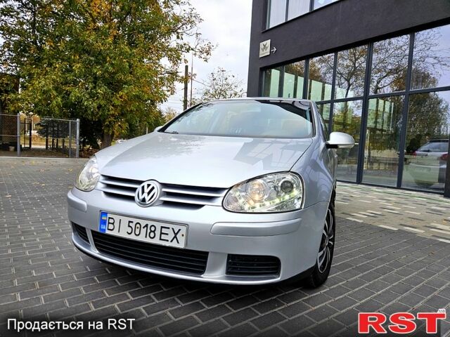 Серый Фольксваген Гольф, объемом двигателя 1.6 л и пробегом 235 тыс. км за 4350 $, фото 1 на Automoto.ua