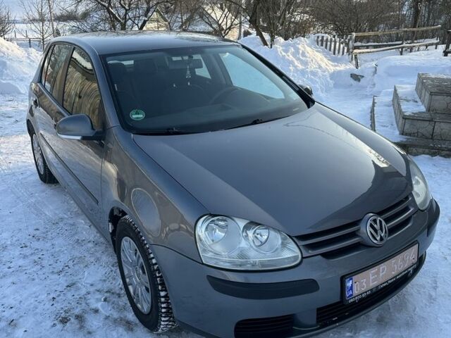 Серый Фольксваген Гольф, объемом двигателя 1.4 л и пробегом 280 тыс. км за 4400 $, фото 1 на Automoto.ua