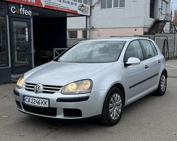 Серый Фольксваген Гольф, объемом двигателя 1.4 л и пробегом 217 тыс. км за 5850 $, фото 1 на Automoto.ua