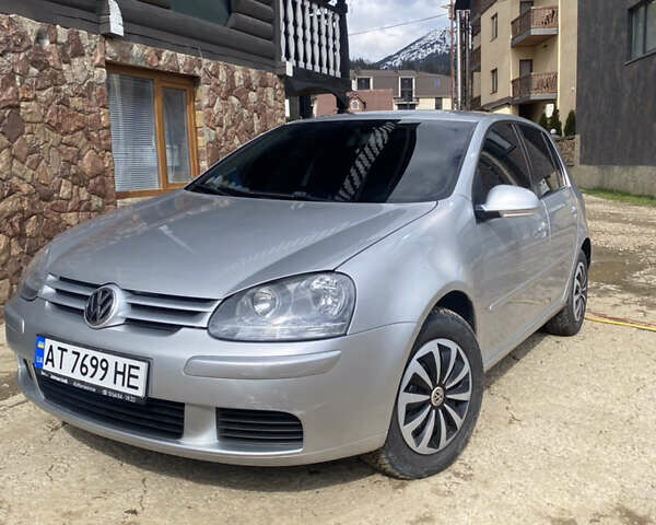 Сірий Фольксваген Гольф, об'ємом двигуна 1.4 л та пробігом 203 тис. км за 5100 $, фото 1 на Automoto.ua