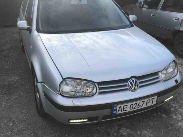 Серый Фольксваген Гольф, объемом двигателя 1.6 л и пробегом 200 тыс. км за 4200 $, фото 1 на Automoto.ua