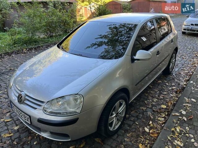 Серый Фольксваген Гольф, объемом двигателя 1.6 л и пробегом 220 тыс. км за 5200 $, фото 1 на Automoto.ua