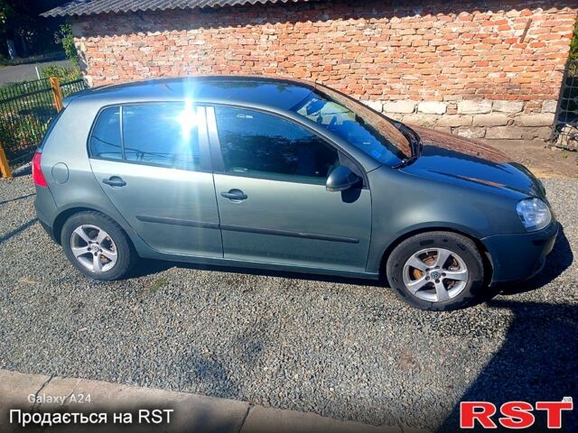 Серый Фольксваген Гольф, объемом двигателя 1.4 л и пробегом 218 тыс. км за 2400 $, фото 1 на Automoto.ua