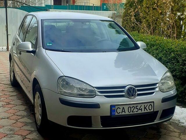 Сірий Фольксваген Гольф, об'ємом двигуна 1.4 л та пробігом 260 тис. км за 5500 $, фото 1 на Automoto.ua