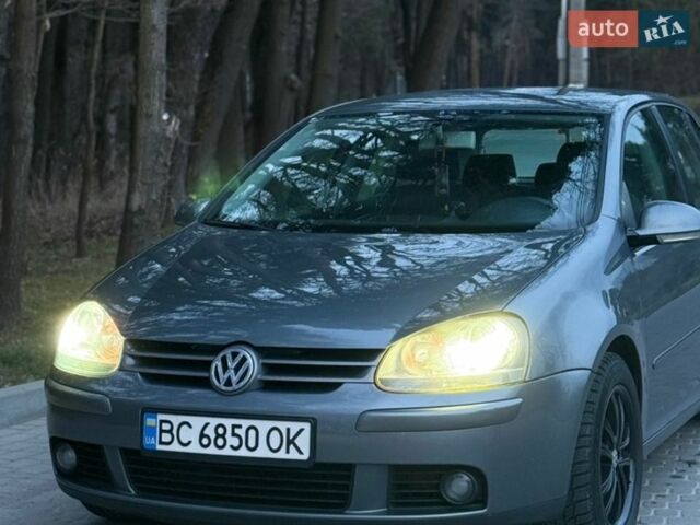 Серый Фольксваген Гольф, объемом двигателя 1.6 л и пробегом 243 тыс. км за 5000 $, фото 1 на Automoto.ua