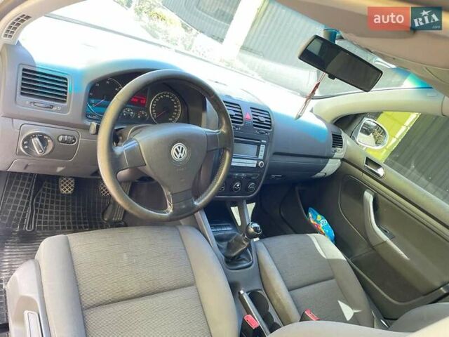 Сірий Фольксваген Гольф, об'ємом двигуна 1.9 л та пробігом 300 тис. км за 4600 $, фото 1 на Automoto.ua