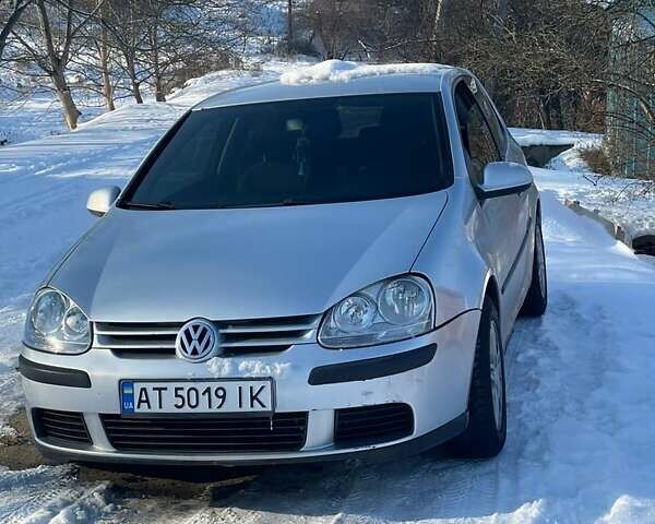 Серый Фольксваген Гольф, объемом двигателя 1.6 л и пробегом 330 тыс. км за 3600 $, фото 1 на Automoto.ua