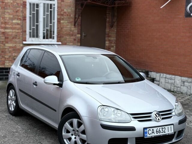 Серый Фольксваген Гольф, объемом двигателя 1.4 л и пробегом 228 тыс. км за 5500 $, фото 1 на Automoto.ua