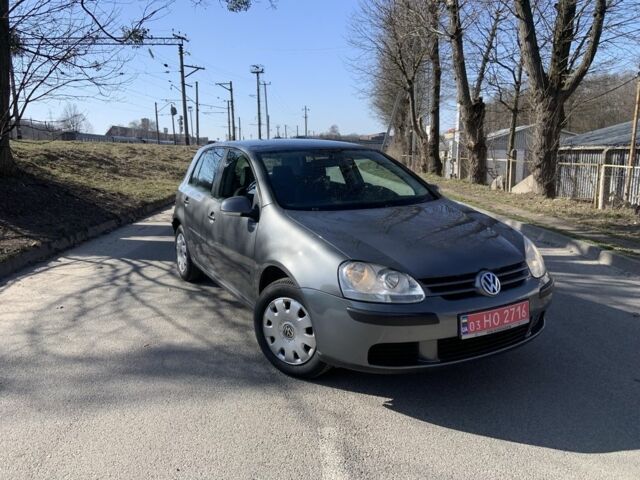 Серый Фольксваген Гольф, объемом двигателя 1.6 л и пробегом 266 тыс. км за 6100 $, фото 1 на Automoto.ua