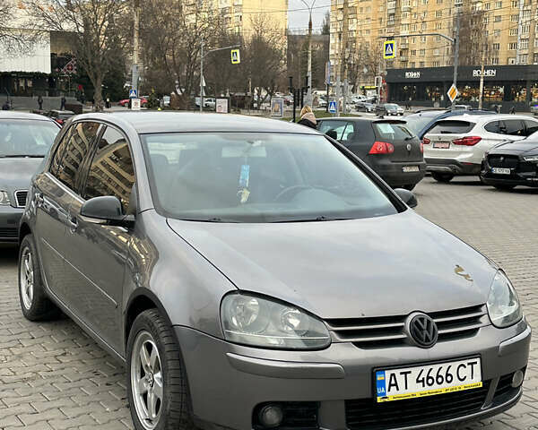 Сірий Фольксваген Гольф, об'ємом двигуна 1.97 л та пробігом 320 тис. км за 5800 $, фото 1 на Automoto.ua