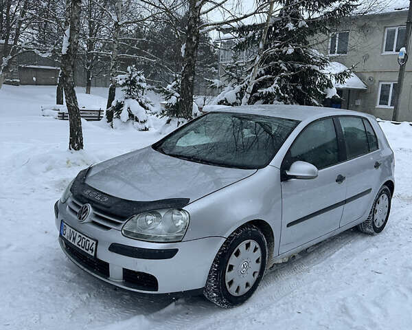 Серый Фольксваген Гольф, объемом двигателя 1.6 л и пробегом 187 тыс. км за 5800 $, фото 1 на Automoto.ua